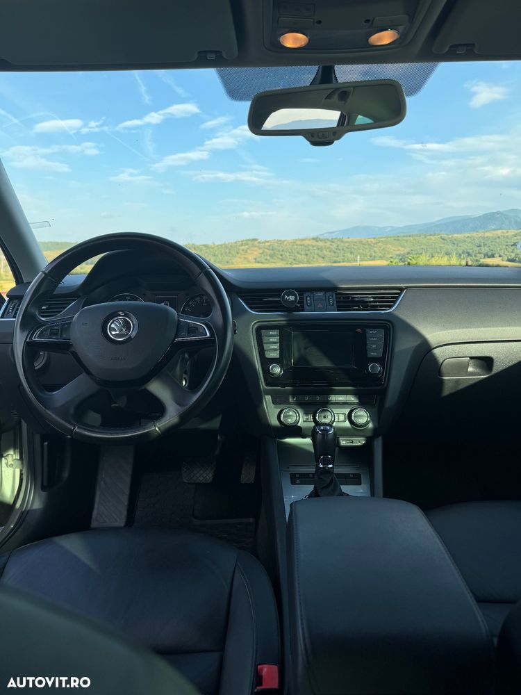 Skoda Octavia 1.8 TSI DSG 4X4 Style - 9