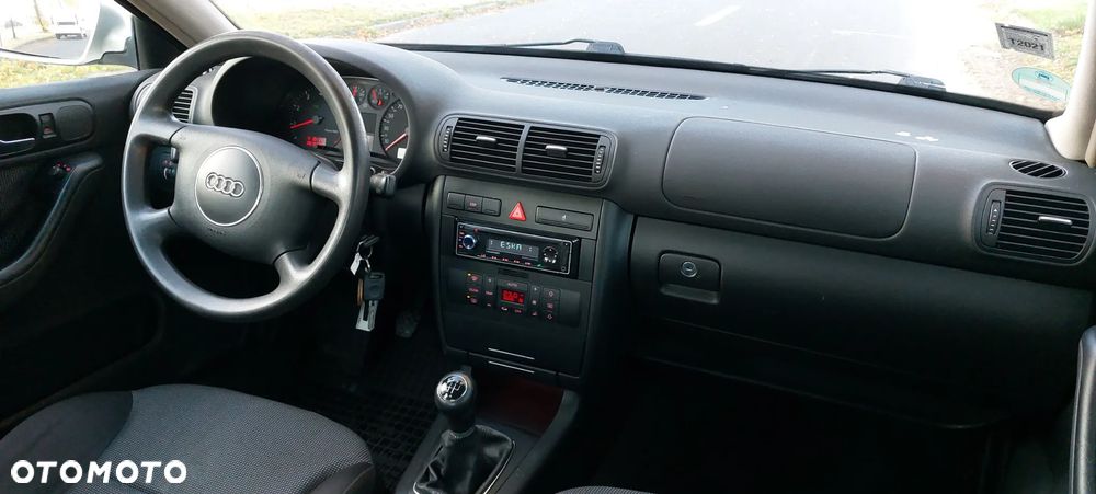 Audi A3 ver-a3-1-6-ambiente - 19