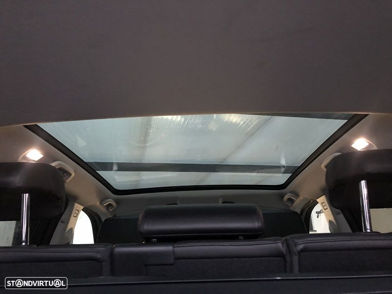 Land Rover Discovery Sport 2.0 eD4 HSE - 24