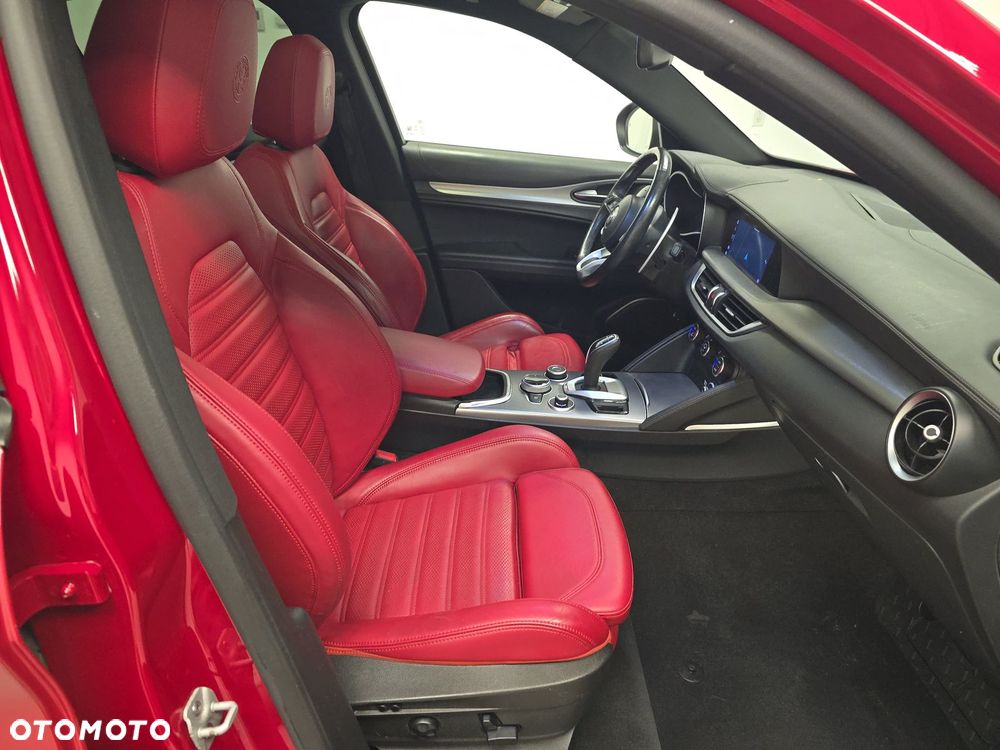 Alfa Romeo Stelvio 2.0 Turbo 16V AT8-Q4 Veloce - 8