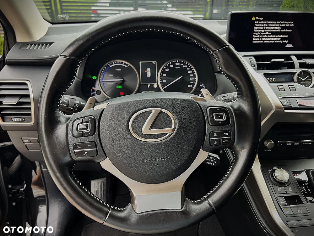 Lexus NX 300h Business Edition AWD - 24