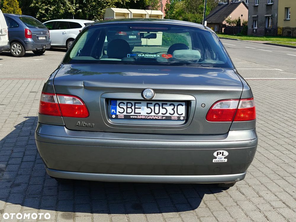 Fiat Albea 1.4 Dynamic - 10