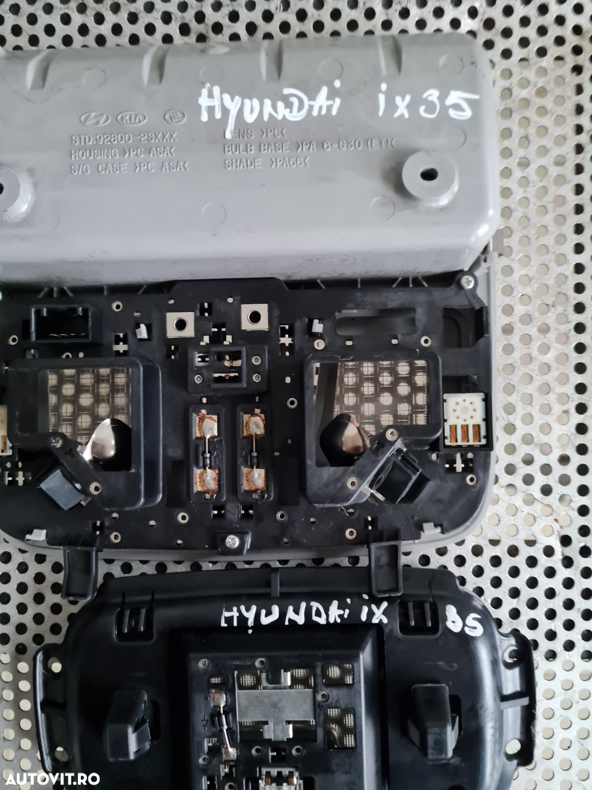 Plafoniera Fata Spate Suport Ochelari Hyundai IX35 An 2009-2010-2011-2012-2013-2014-2015 Dezmembrez - 7