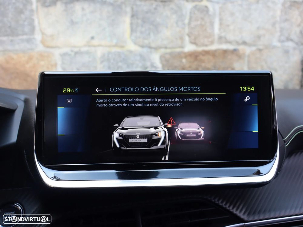 Peugeot e-208 GT - 33