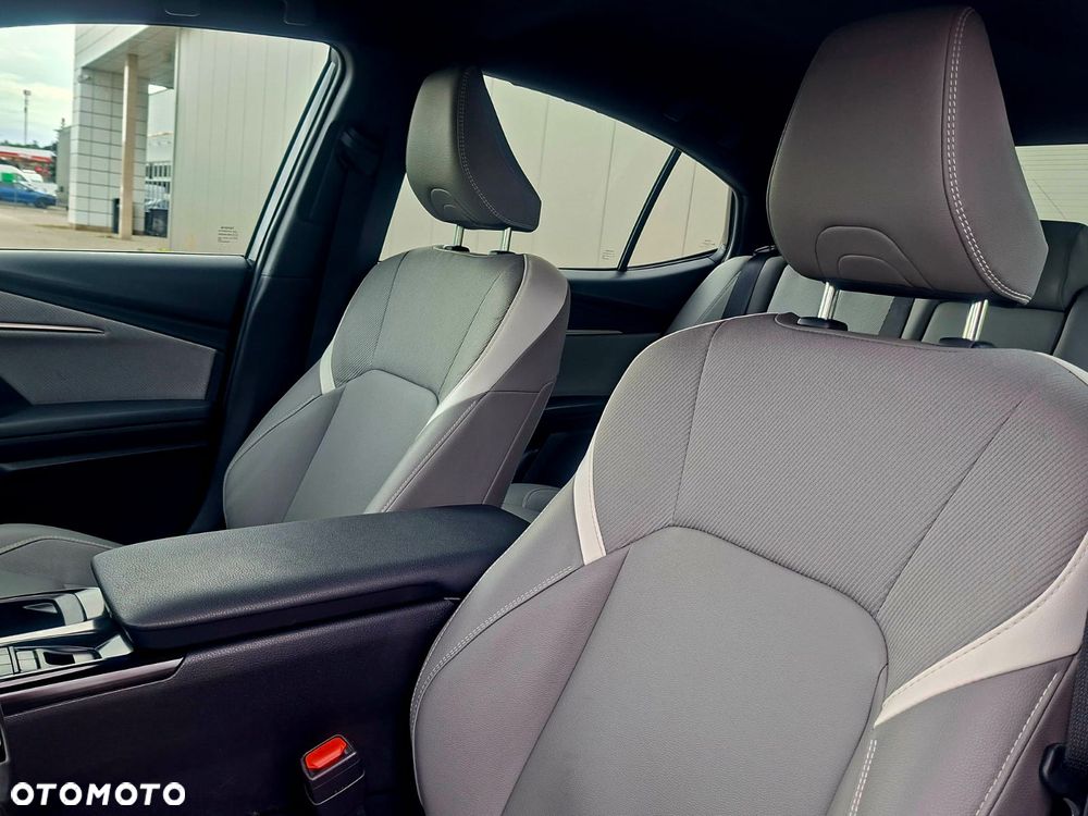 Toyota Camry 2.5 Hybrid Dynamic Force Executive e-CVT - 8
