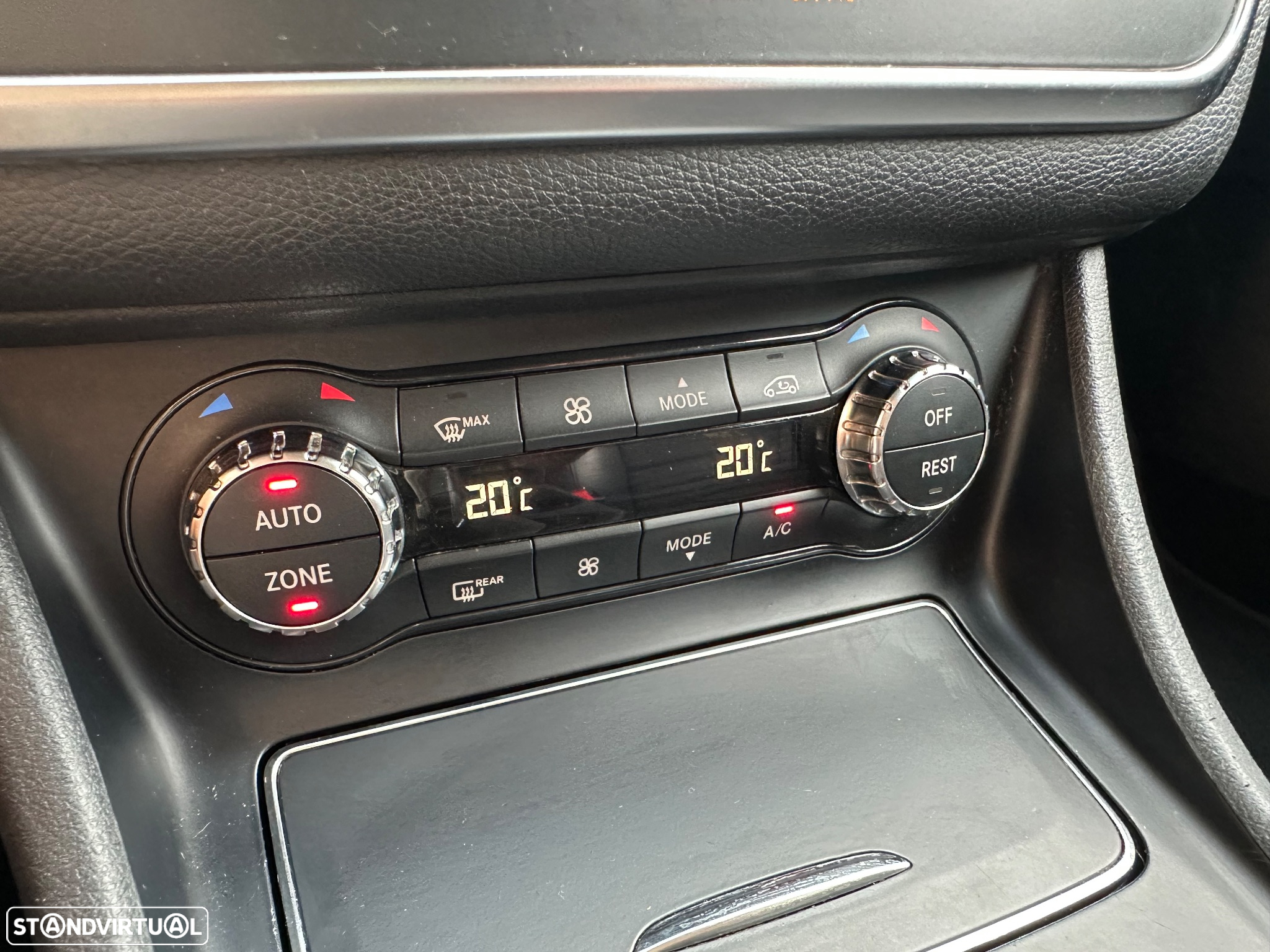 Mercedes-Benz CLA 180 d Shooting Brake AMG Line - 12