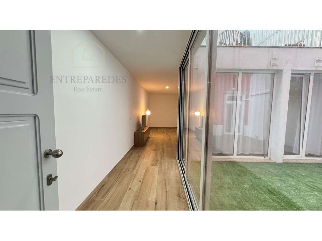Apartamento T2 mobilado com pátio para comprar na rua Alexandre Her... - Grande imagem: 2/38