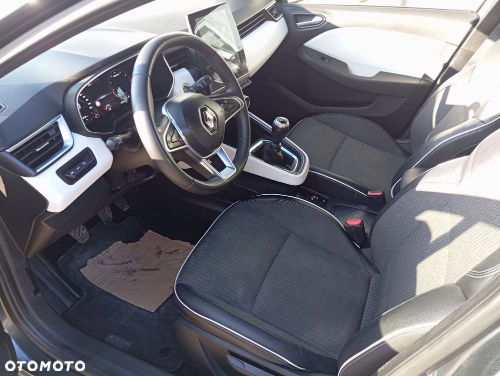 Renault Clio - 8
