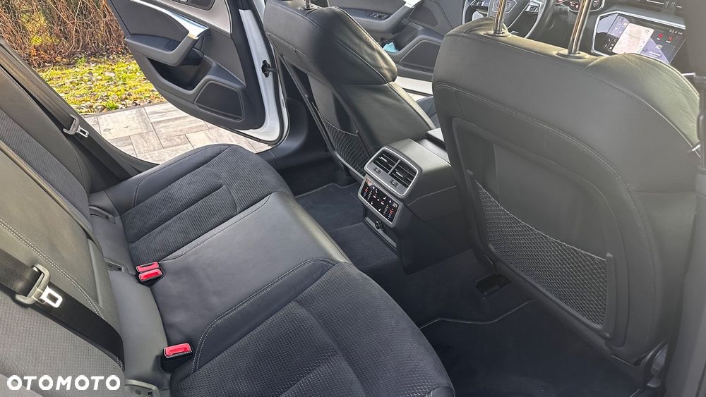 Audi A6 Avant 40 TDI quattro S tronic - 11