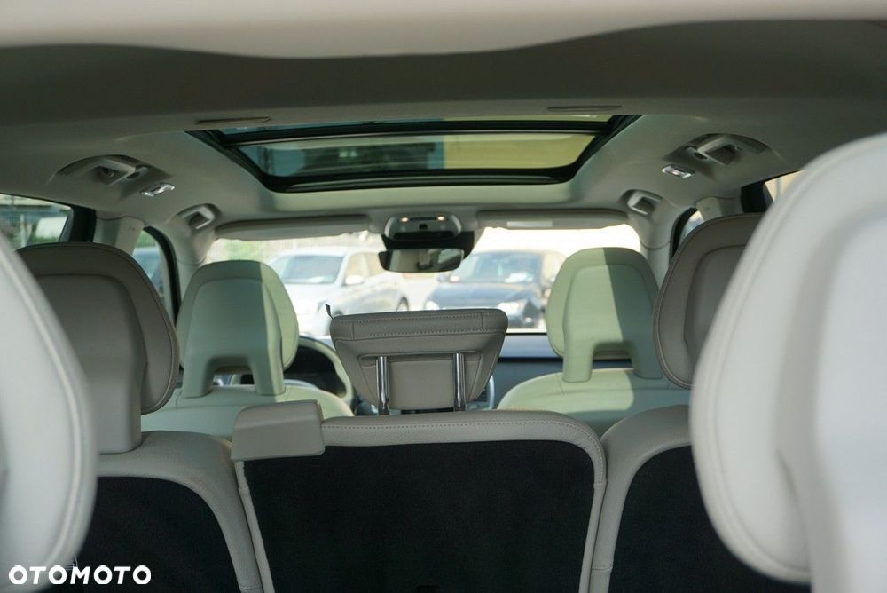 Volvo XC 90 - 16