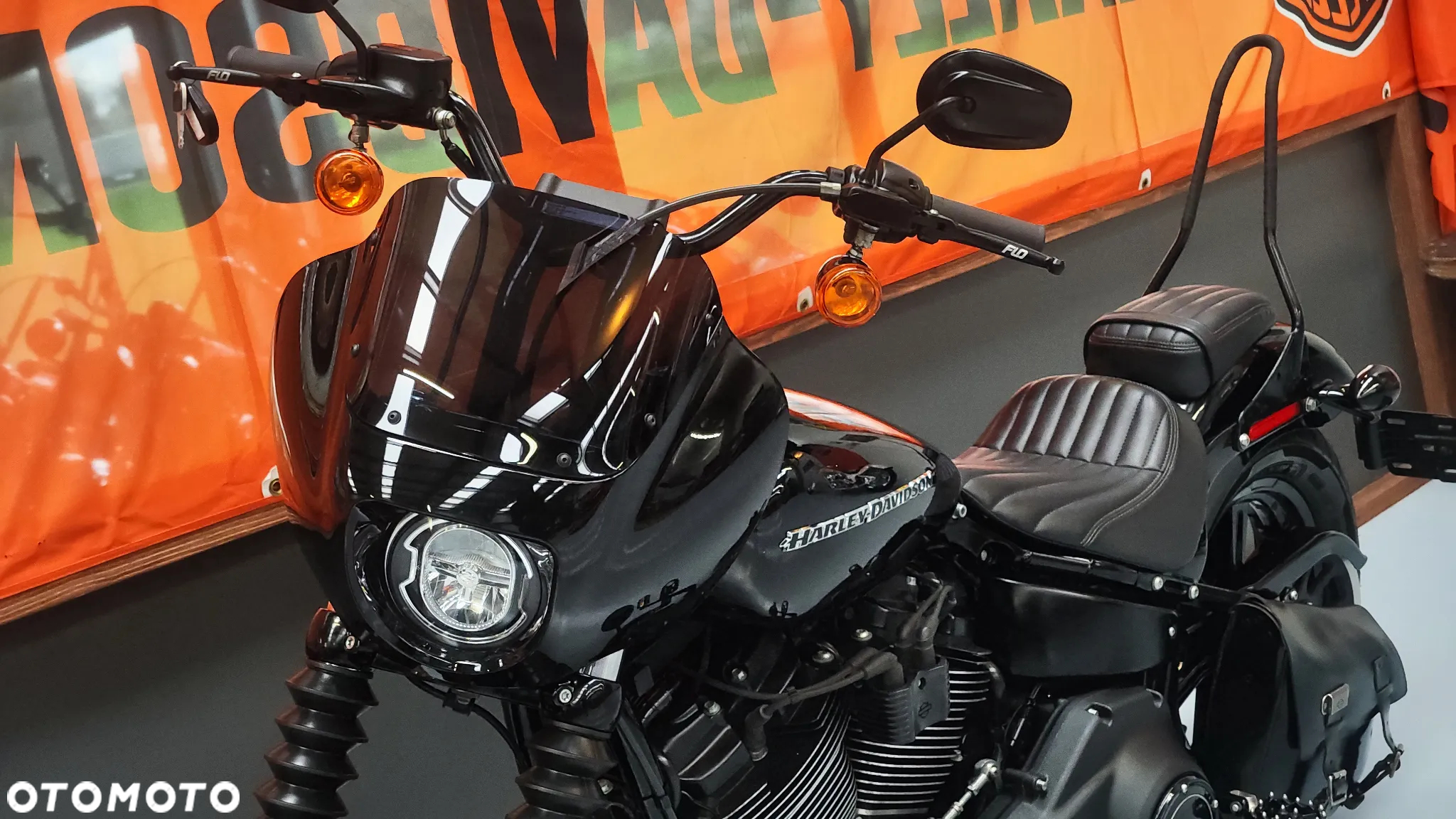 Harley-Davidson Softail Street Bob - 28