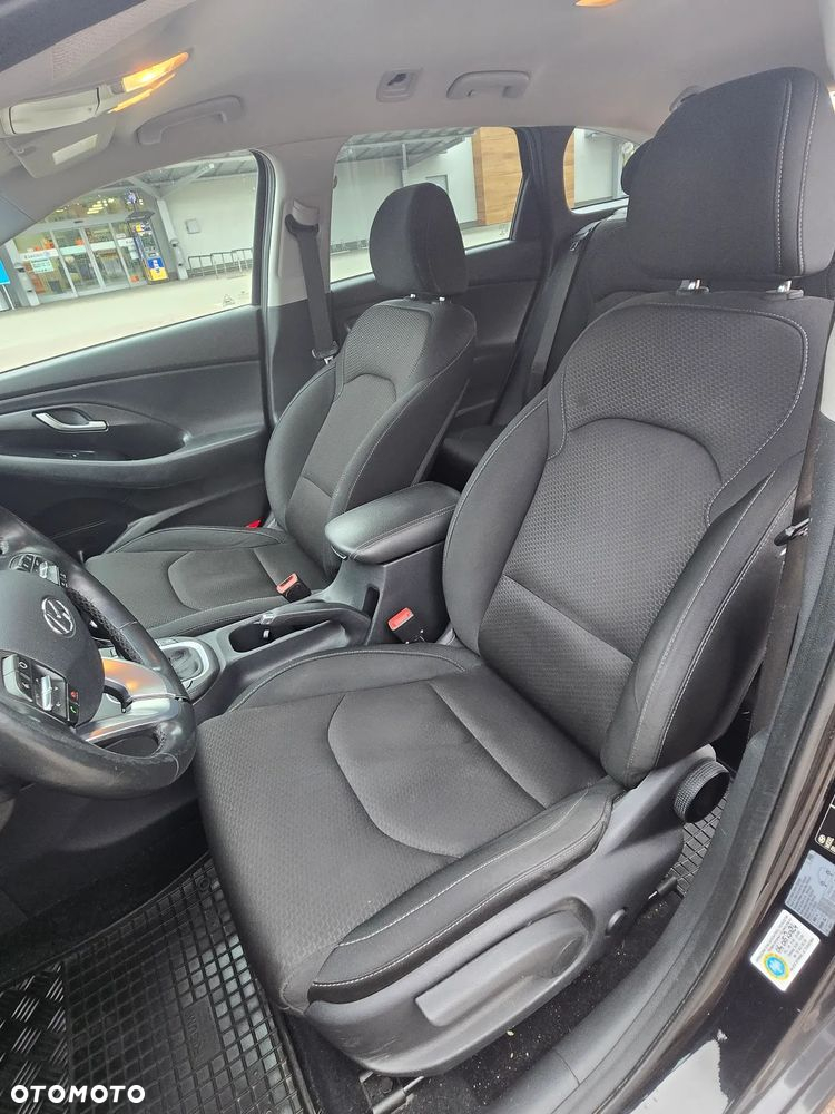 Hyundai i30 1.6 D Premiere Style - 9