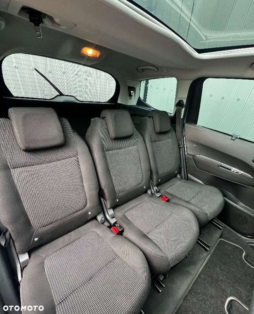 Peugeot 5008 - 11