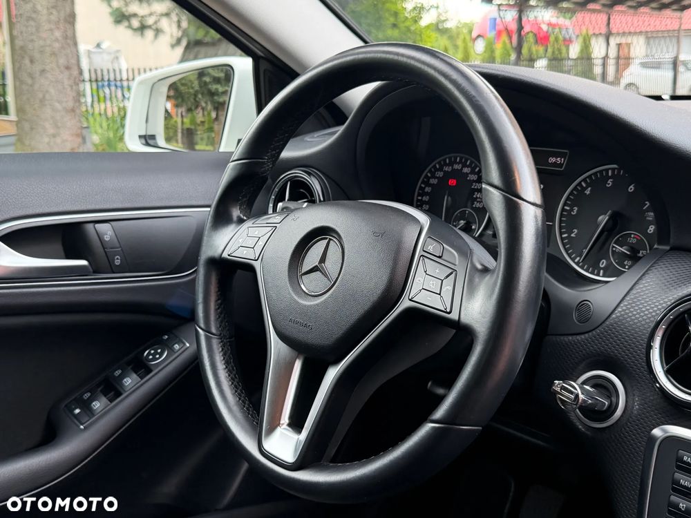 Mercedes-Benz Klasa A 180 (BlueEFFICIENCY) - 27