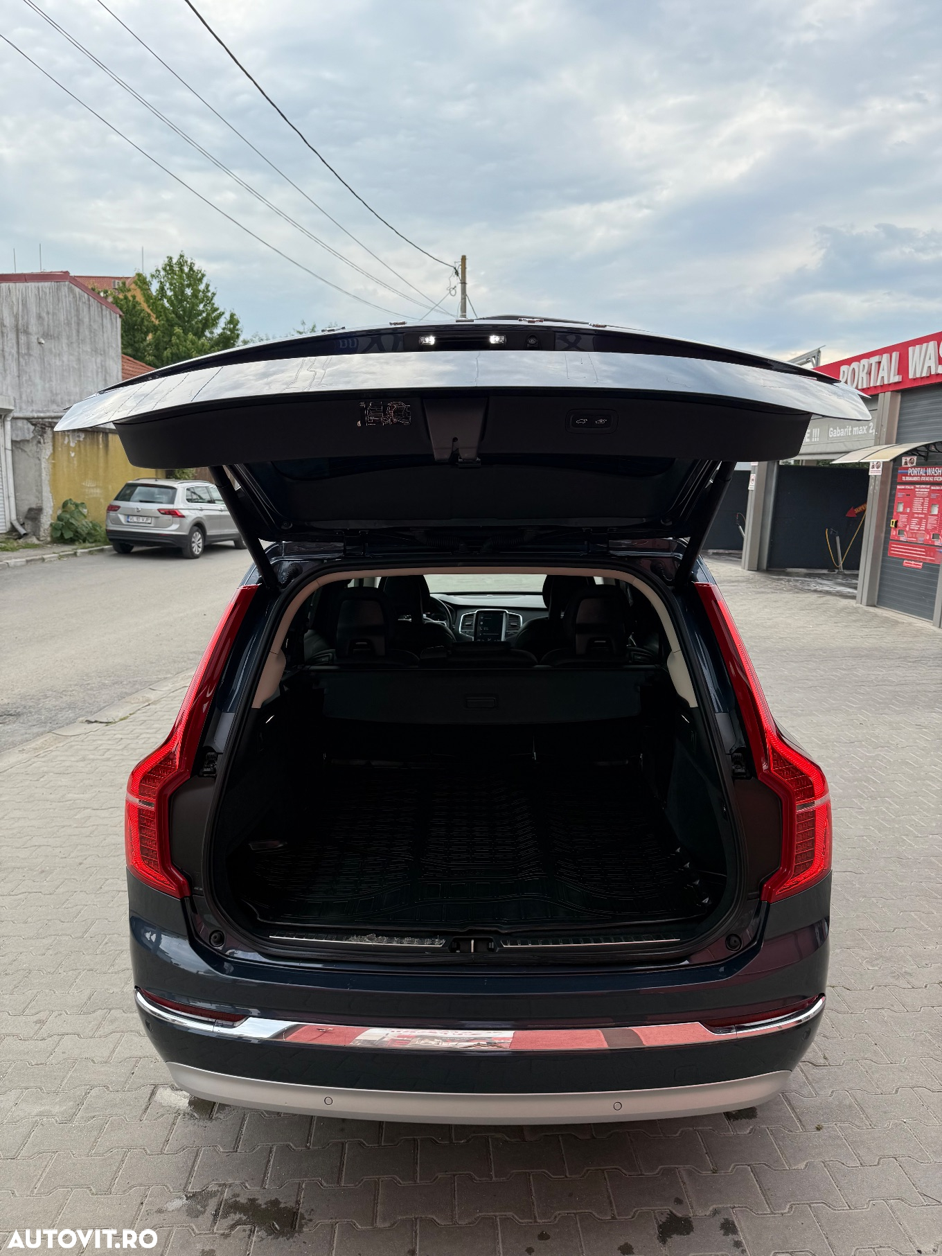 Volvo XC 90 AWD T8 Twin Engine Geartronic RDesign - 29