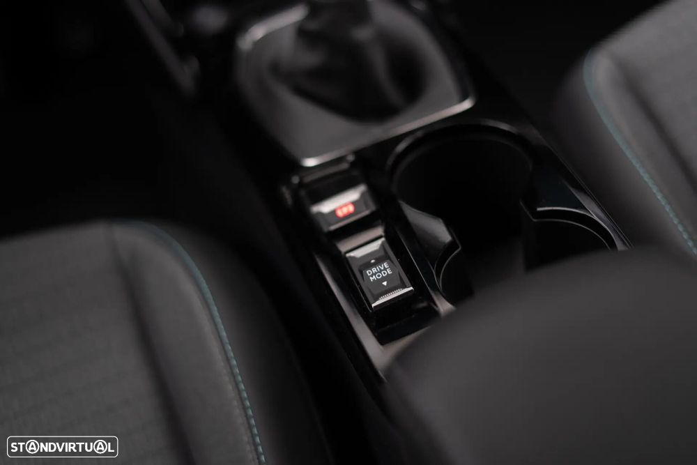 Peugeot 2008 — fotografia 35