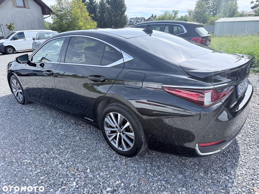 Lexus ES 2021