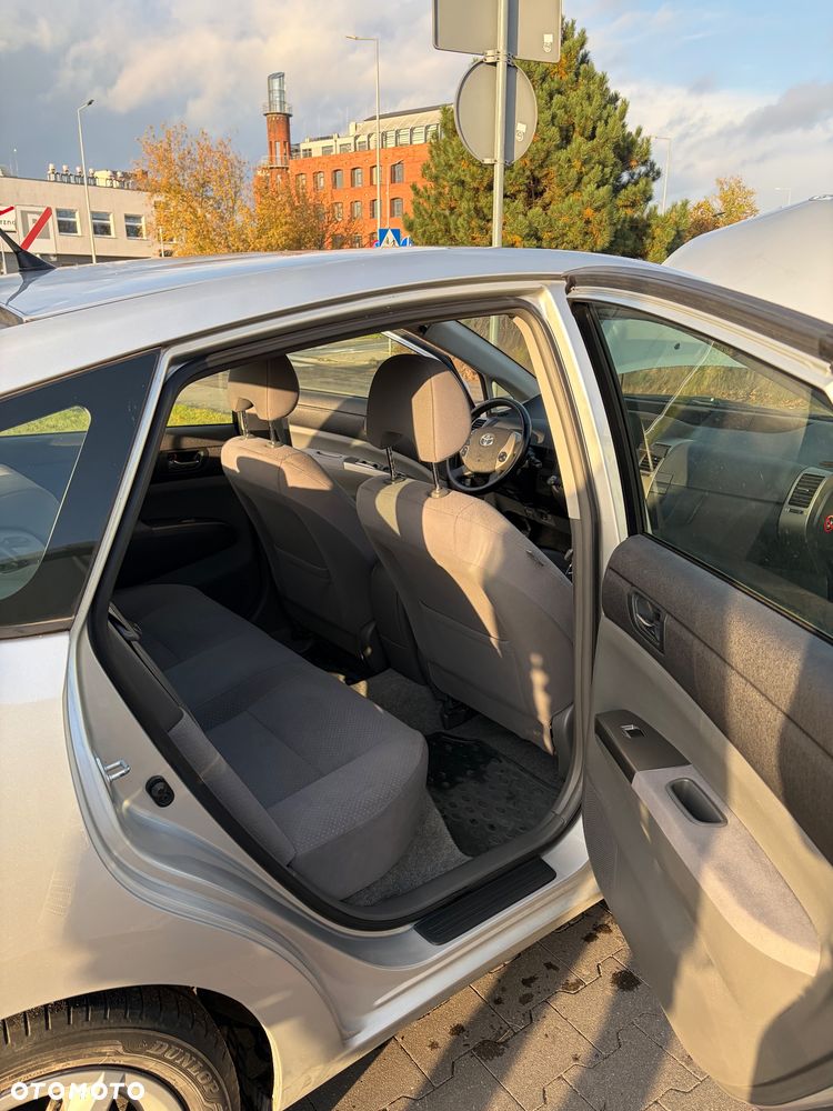Toyota Prius - 16