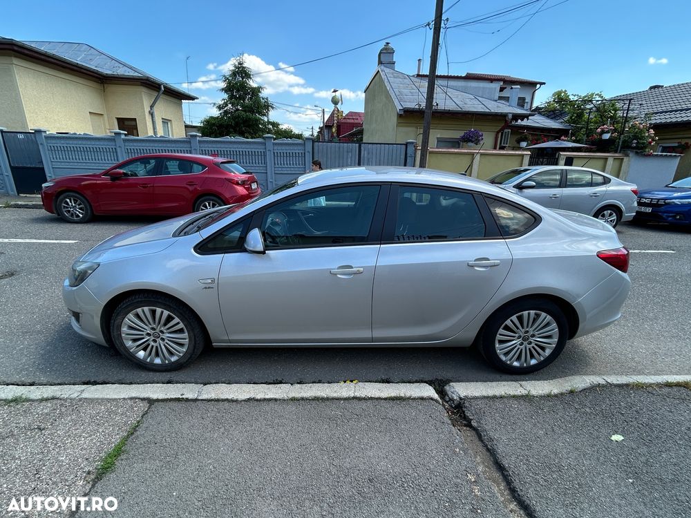 Opel Astra 1.4 ECOTEC Essentia - 1