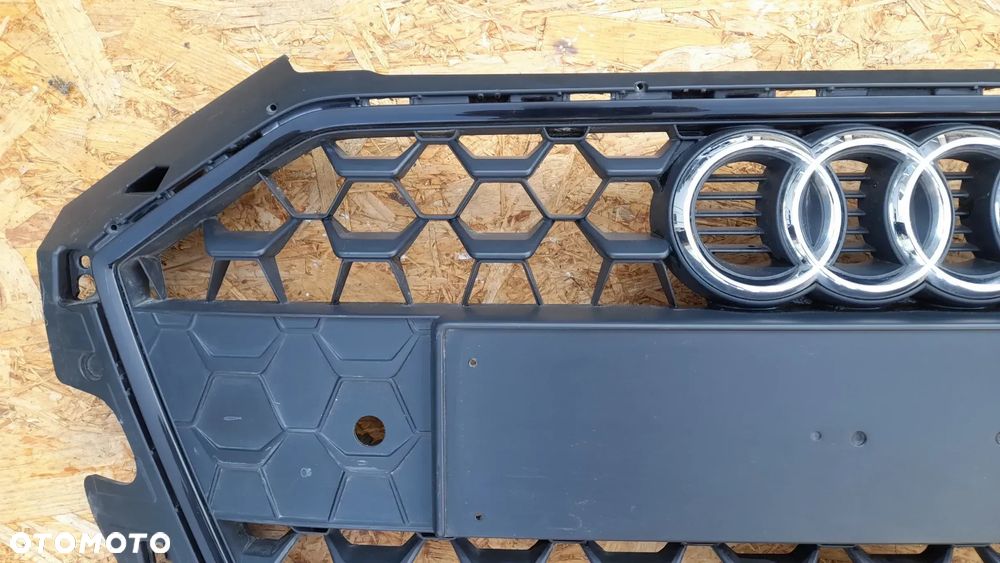 AUDI A1 II  ATRAPA CHŁODNICY GRILL 82A853651B - 2