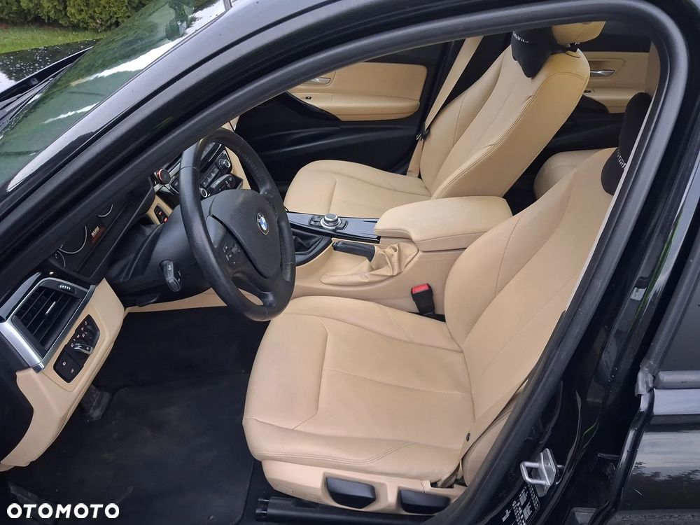 BMW Seria 3 320d Sport Line Shadow - 14