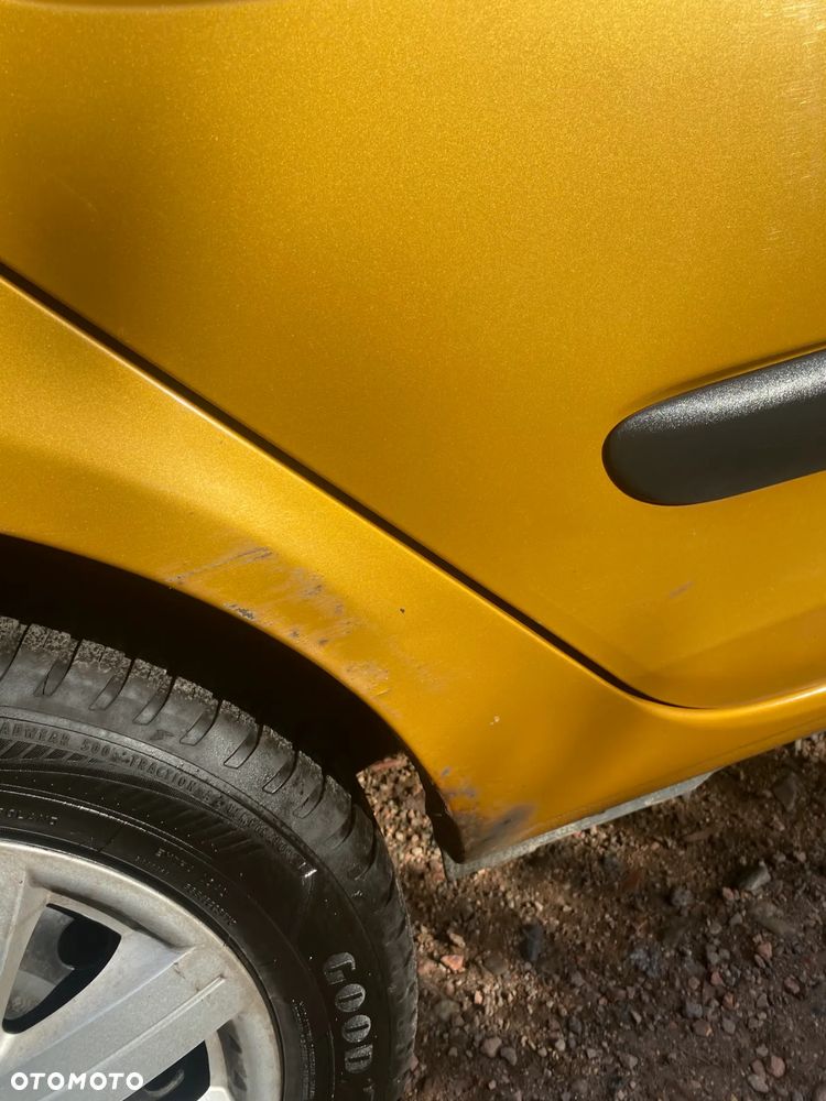 Renault Clio 1.2 16V Authentique - 12