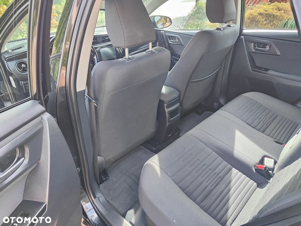 Toyota Auris - 14