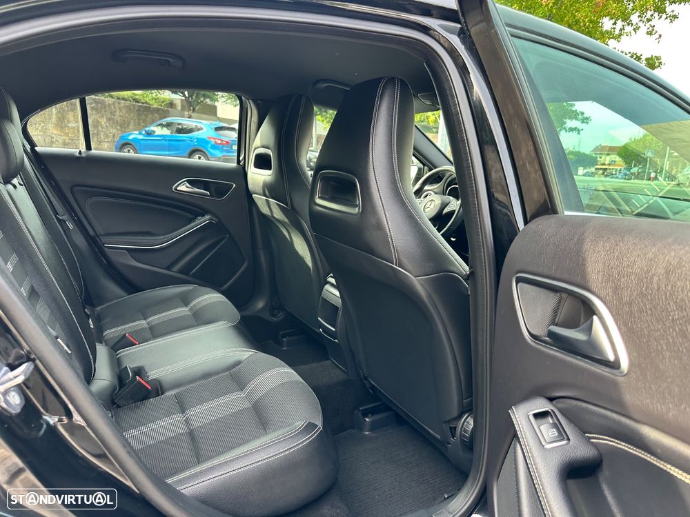 Mercedes-Benz A 180 d AMG Line - 40