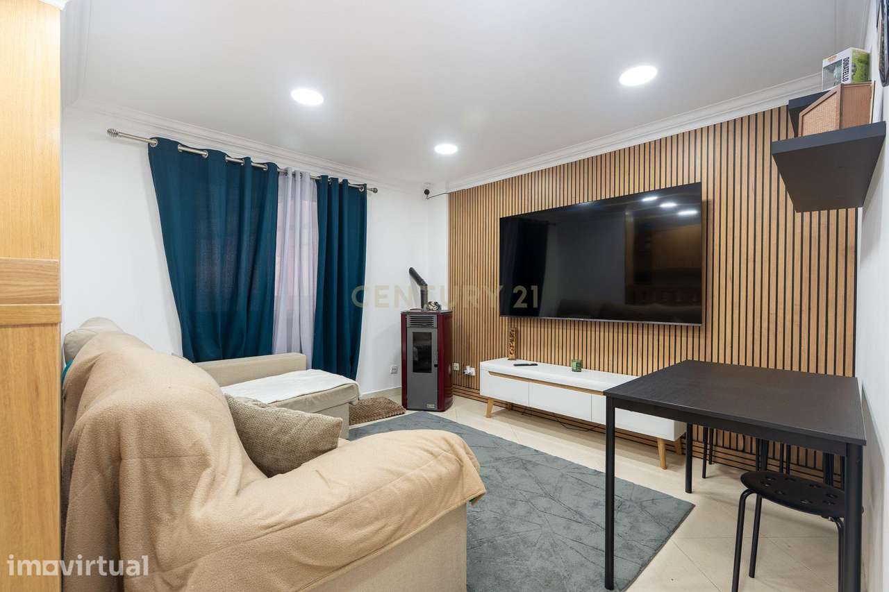 Apartamento de tipologia T2 e terraço coberto, localizado frente à est - Grande imagem: 3/30