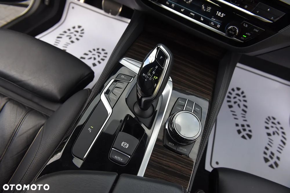 BMW Seria 5 530i xDrive M Sport sport - 26