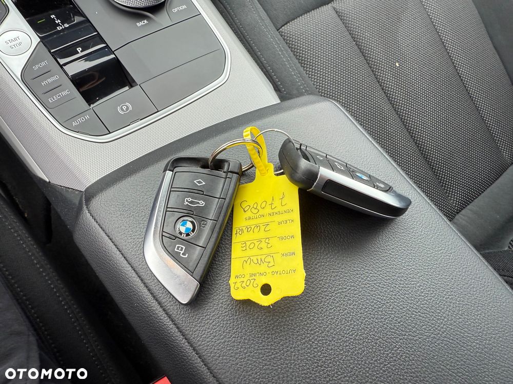 BMW Seria 3 320e PHEV sport - 34