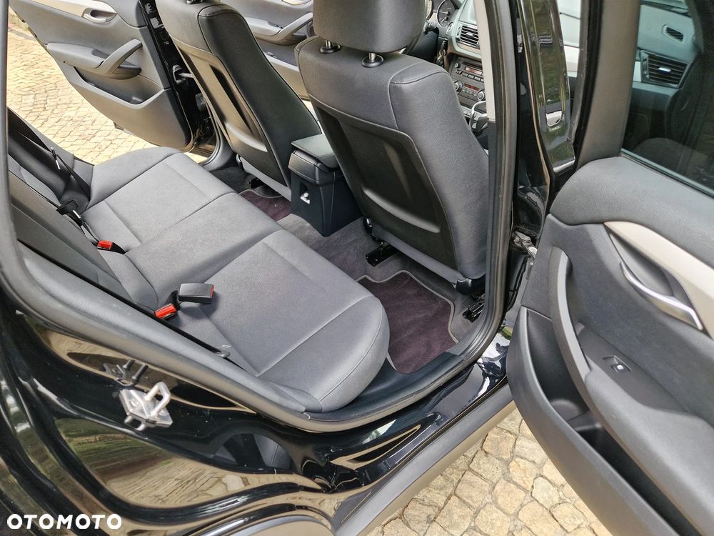 BMW X1 xDrive18d xLine - 10