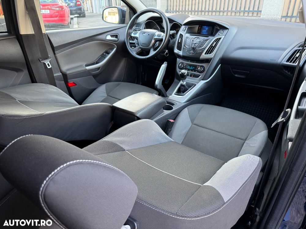 Ford Focus - 10