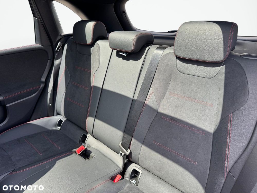 Mercedes-Benz Klasa B 200 4-Matic AMG Line 8G-DCT - 13