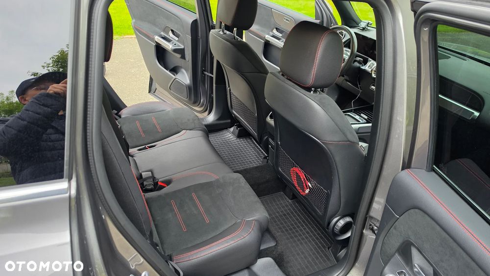 Mercedes-Benz GLB 200 mHEV AMG Line 7G-DCT - 26