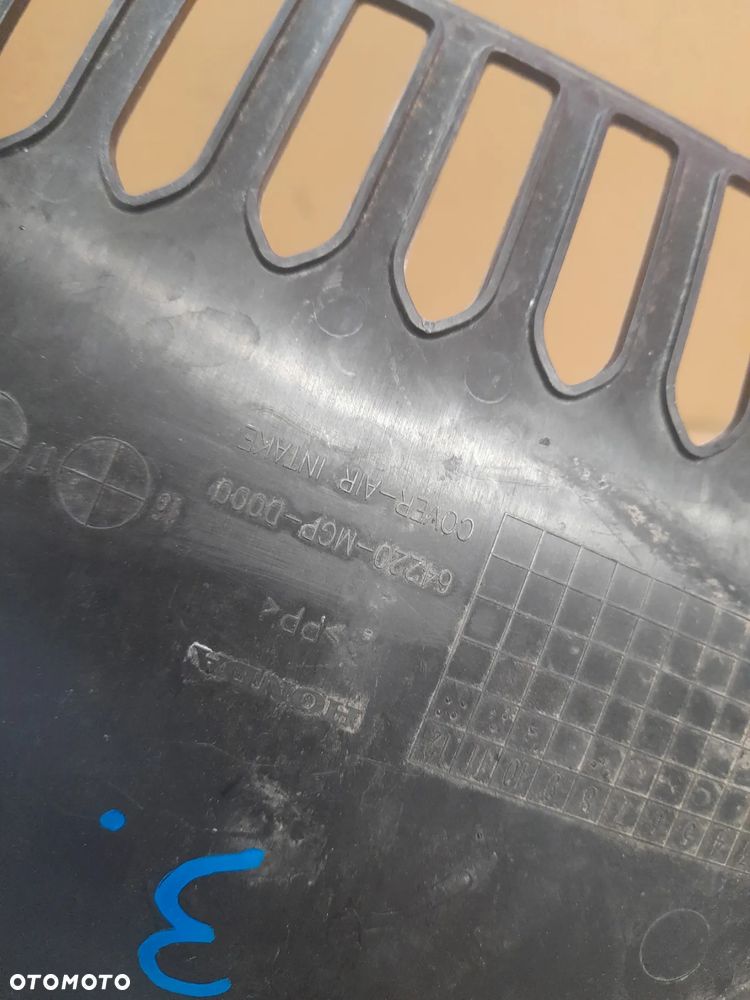 HONDA CBR 1000 RR  Wypełnienie osłony wewnętrznej przedniej przedniej 64220-MGP-D0 1800413 - 5