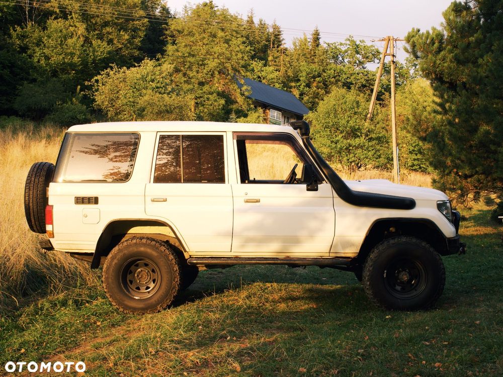 Toyota Land Cruiser - 3