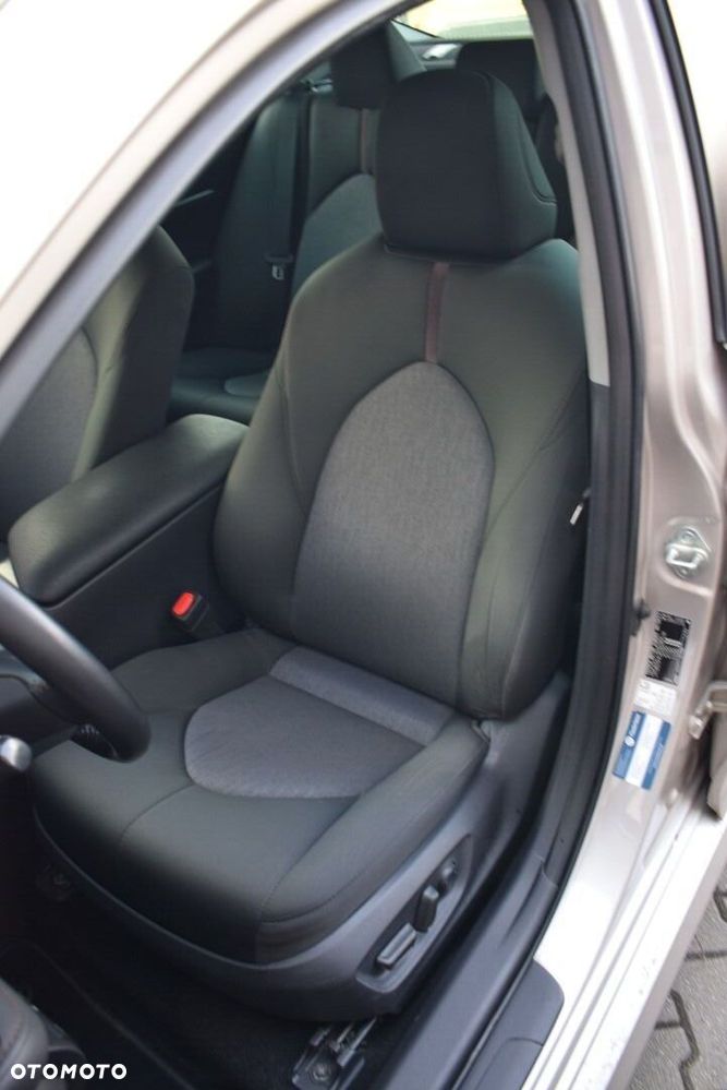 Toyota Camry 2.5 Hybrid Comfort CVT - 13