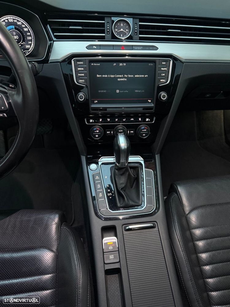 VW Passat Variant 2.0 TDI Highline DSG 4Motion - 17