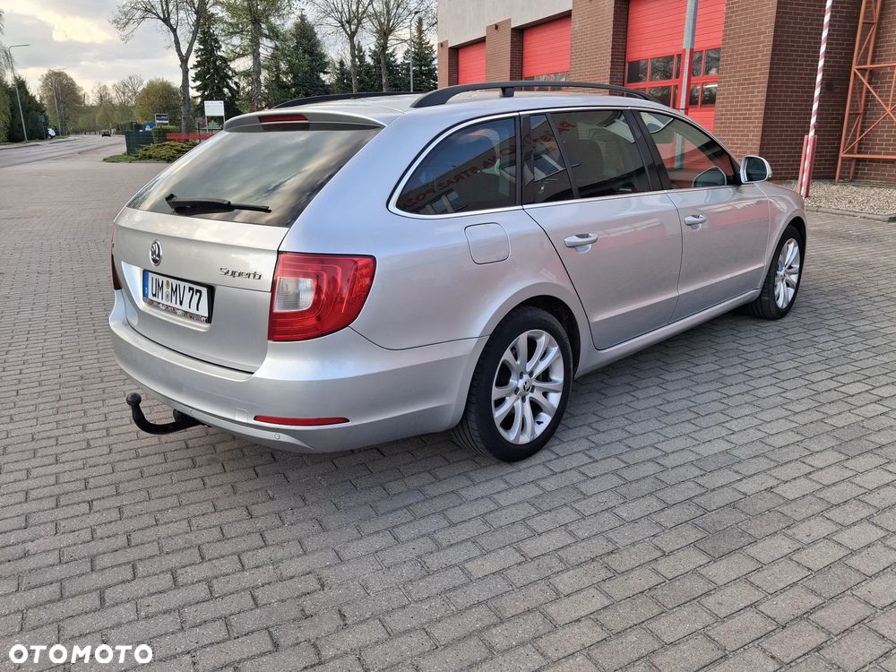 Skoda Superb 2.0 TDI DSG FAMILY - 4