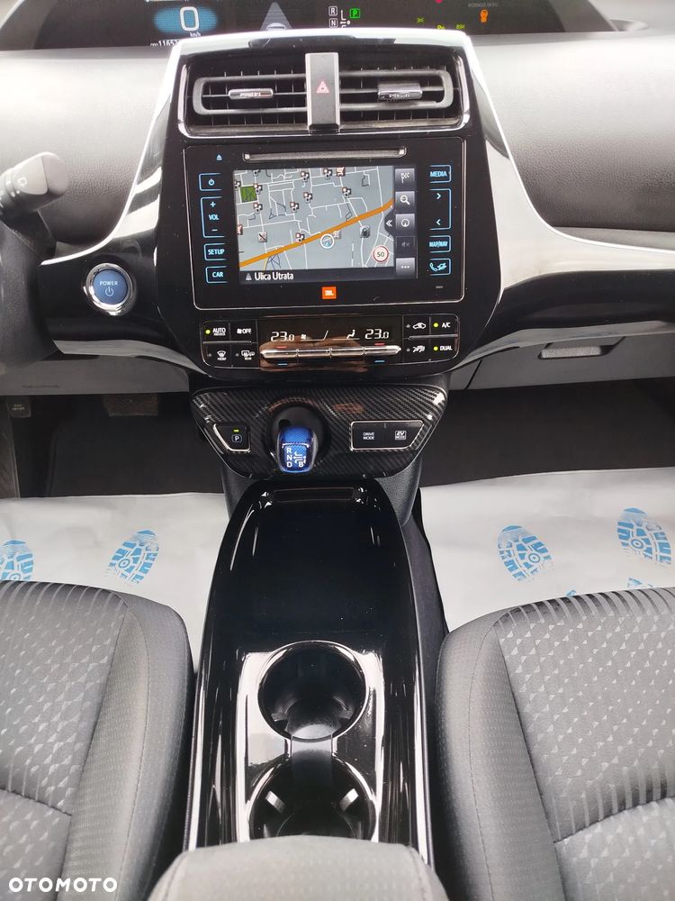 Toyota Prius Hybrid - 18