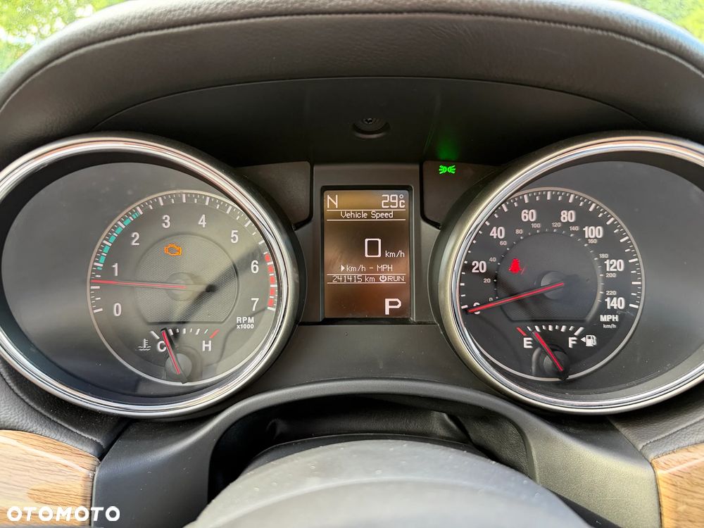 Jeep Grand Cherokee - 24