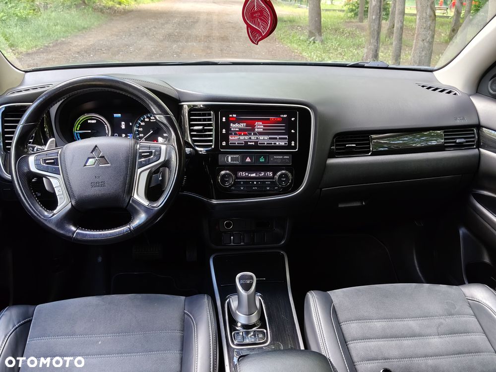 Mitsubishi Outlander 2.0 4WD - 17