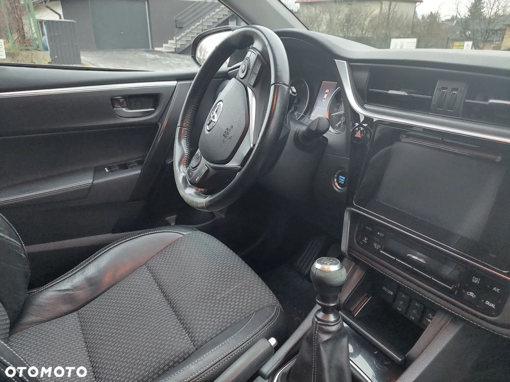 Toyota Corolla 1.6 50th Anniversary - 15