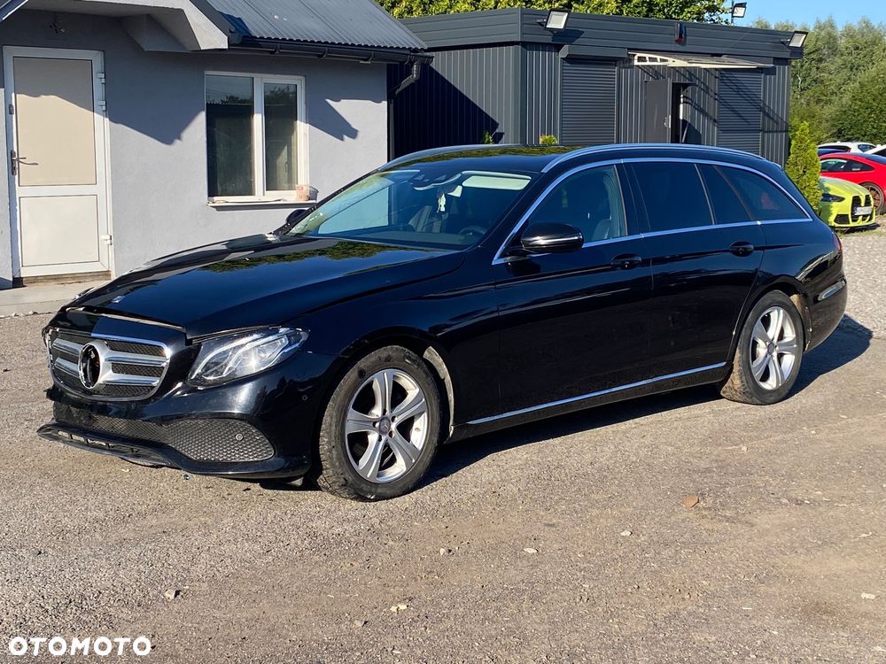 Mercedes-Benz Klasa E 220 d T 9G-TRONIC - 3