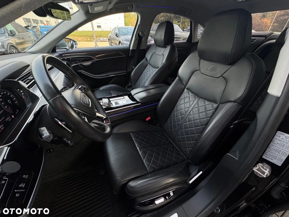 Audi S8 - 16