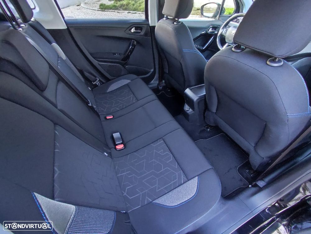 Peugeot 2008 1.2 PureTech Allure - 7