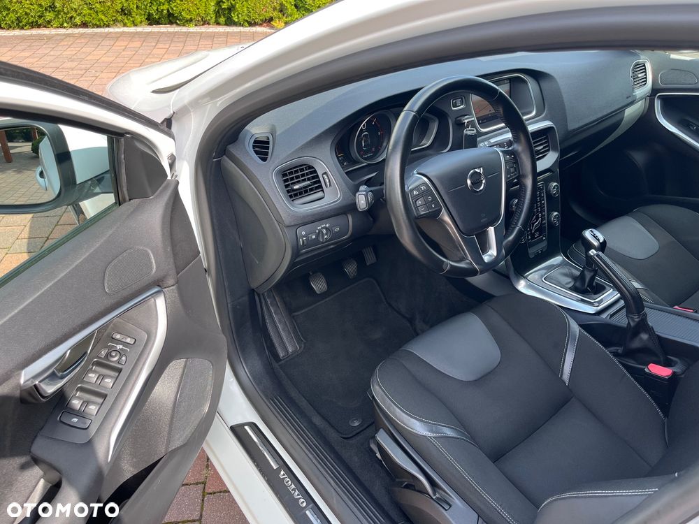 Volvo V40 D2 Drive-E Momentum - 7