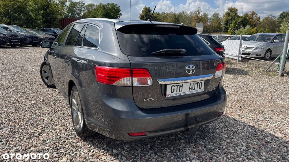 Toyota Avensis 1.8 Premium EU5 - 10