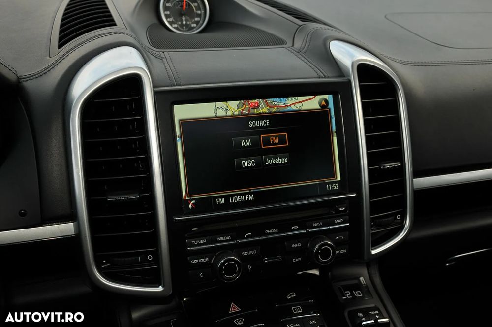 Porsche Cayenne 3.0 L - 15